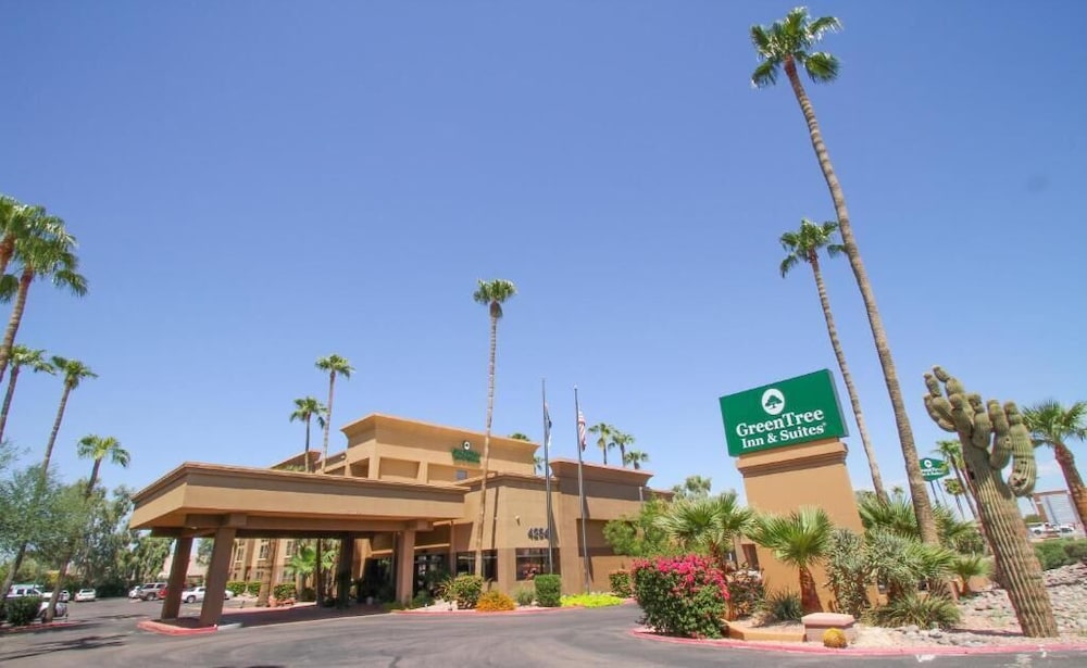 GreenTree Inn & Suites