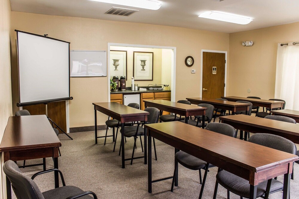 Meeting facility, Quality Inn Kinston Hwy 70