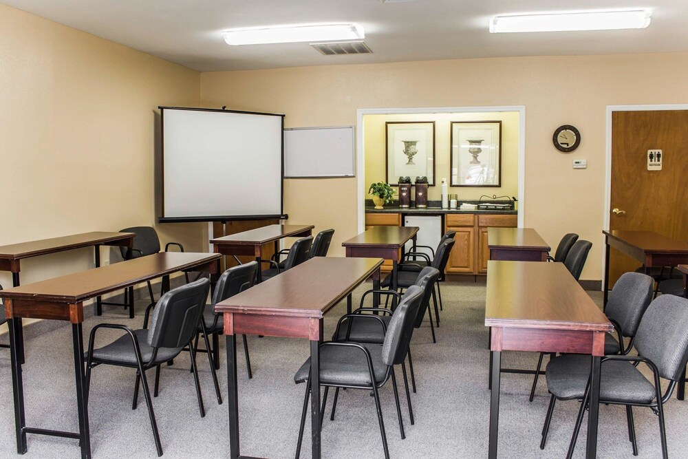 Meeting facility, Quality Inn Kinston Hwy 70