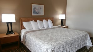 Iron/ironing board, rollaway beds, free WiFi, linens