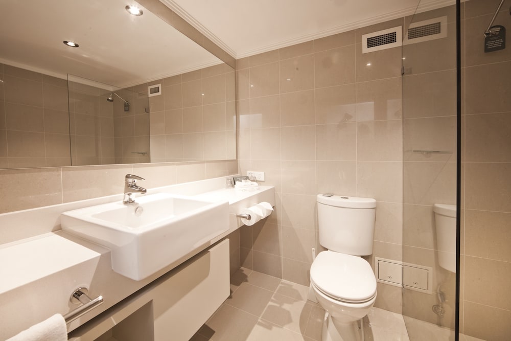 Bathroom, Mercure Canberra