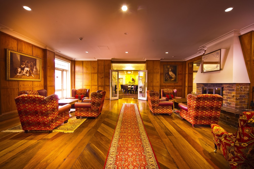 Lobby sitting area, Mercure Canberra