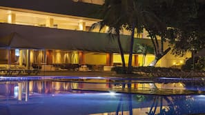 2 outdoor pools, pool umbrellas, sun loungers