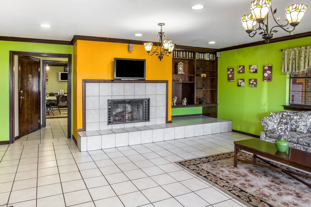 Lobby, Rodeway Inn & Suites Smyrna