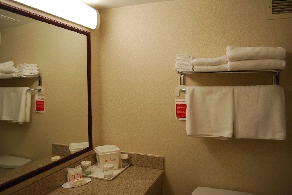 Bathroom, Ramada by Wyndham Triangle/Quantico