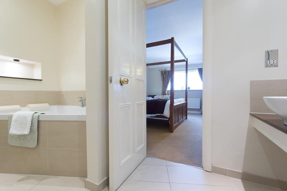 Roman Way Hotel