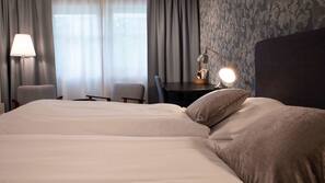 Minibar, in-room safe, desk, iron/ironing board