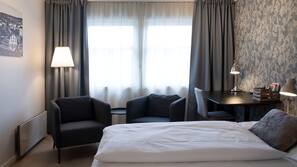 Minibar, in-room safe, desk, iron/ironing board