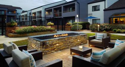 Courtyard by Marriott Raleigh Midtown