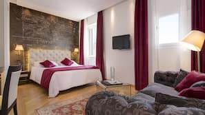 Frette Italian sheets, premium bedding, down duvet, minibar