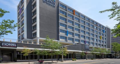 Four Points by Sheraton Windsor Downtown