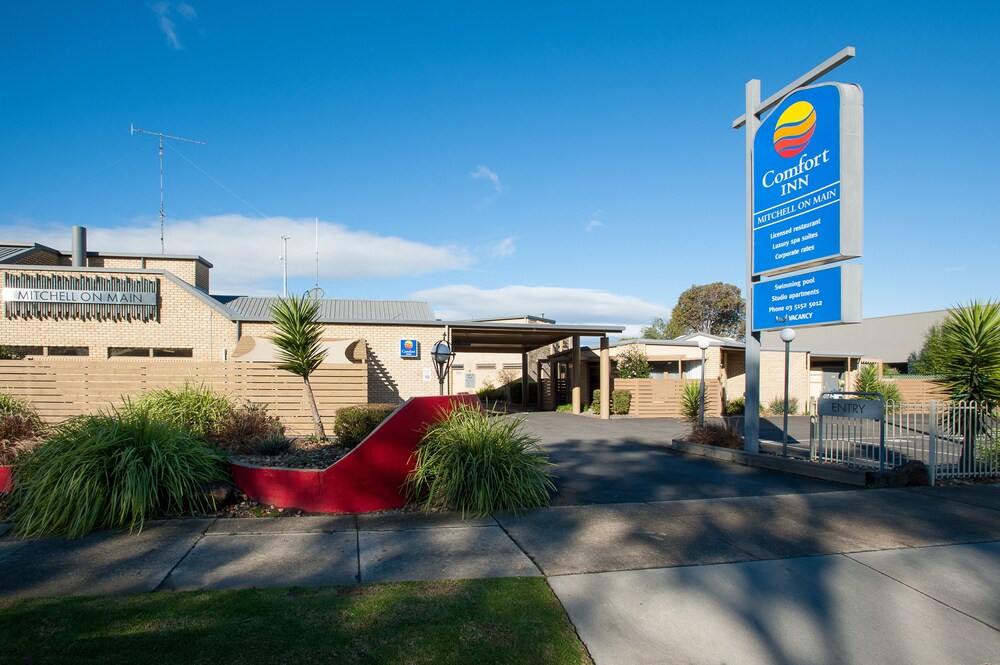 Front of property, Mitchell on Main Motel & Apartments