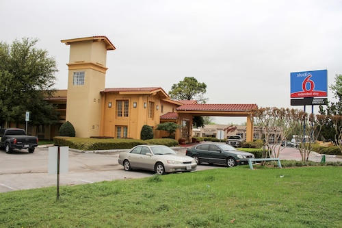 Denton Hotels From 47 Hotel Deals Travelocity Studio 6 Denton Unt
