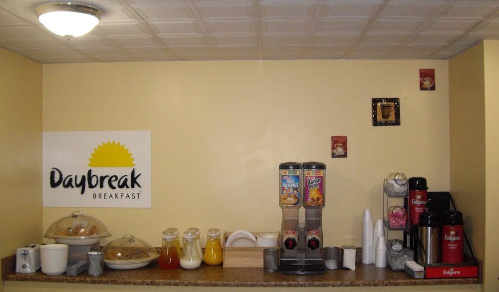 Breakfast area, Days Inn by Wyndham Philadelphia - Roosevelt Boulevard