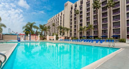 Knott's Berry Farm Hotel