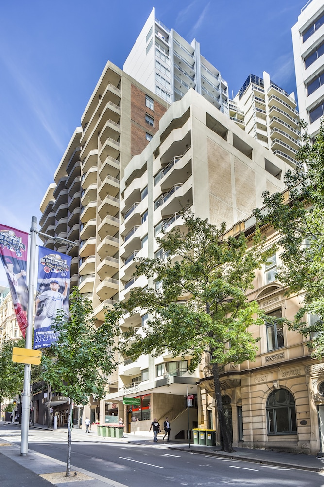 Metro Apartments on King Street