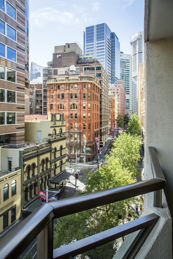 Metro Apartments on King Street