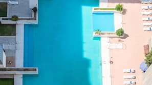 Piscine extérieure (ouverte en saison)