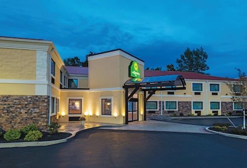 La Quinta Inn Suites Accommodation In North Tonawanda La