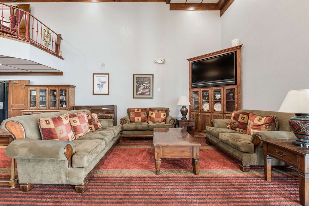 Lobby, Econo Lodge Truman Inn