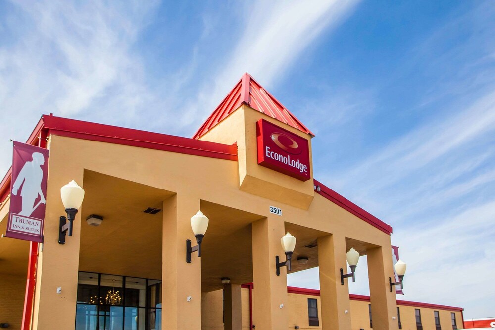 Exterior, Econo Lodge Truman Inn