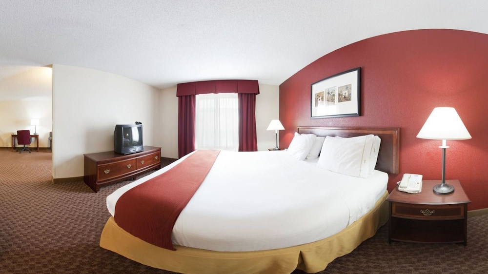 Room, Baymont by Wyndham Merrillville