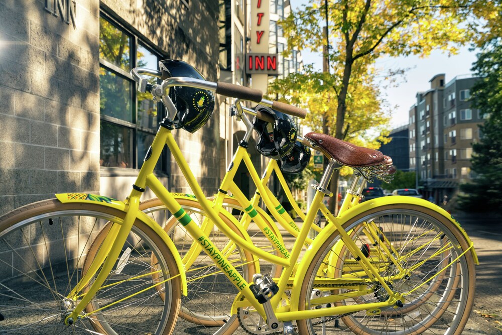 Bicycling, Staypineapple, University Inn, University District Seattle