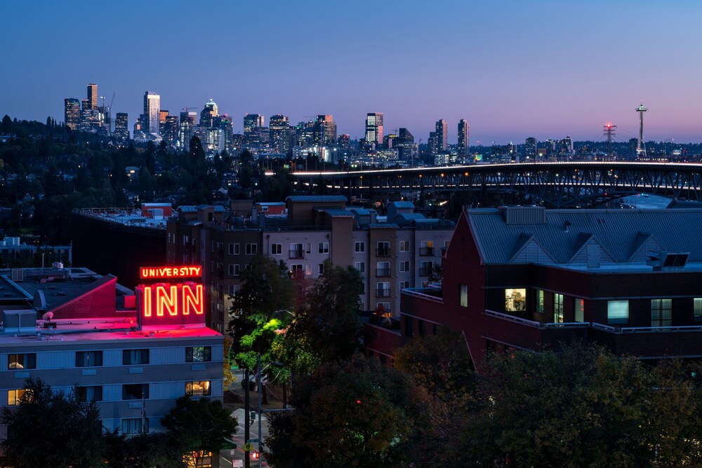 Exterior, Staypineapple, University Inn, University District Seattle