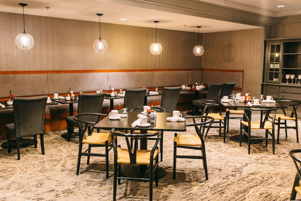 Restaurant, Crowne Plaza Harrisburg-Hershey, an IHG Hotel