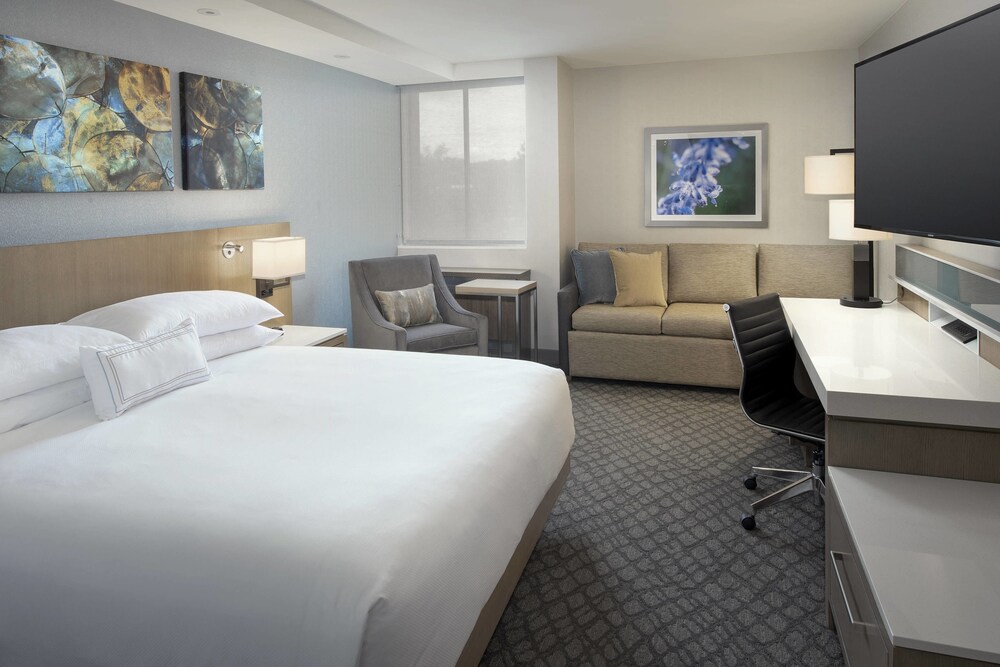 Room, Delta Hotels by Marriott Seattle Everett