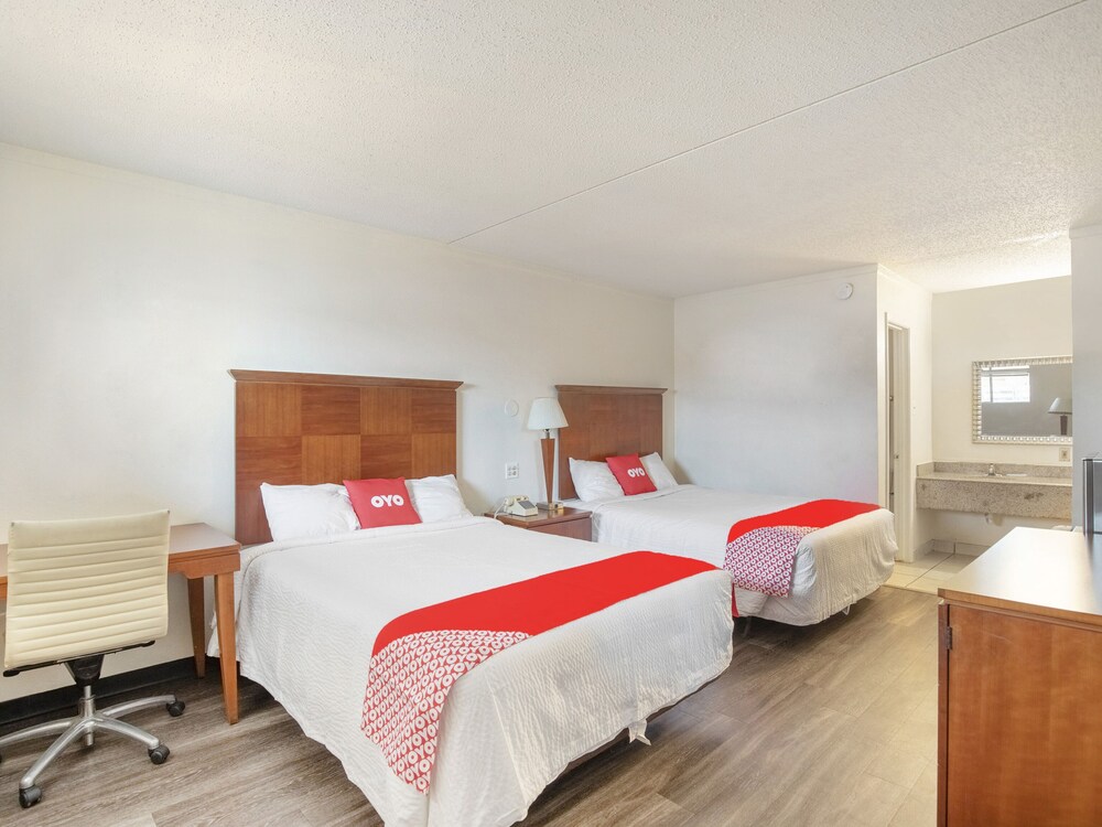 Oyo Hotel San Antonio Lackland AFB/Seaworld Hwy 90 W in San Antonio