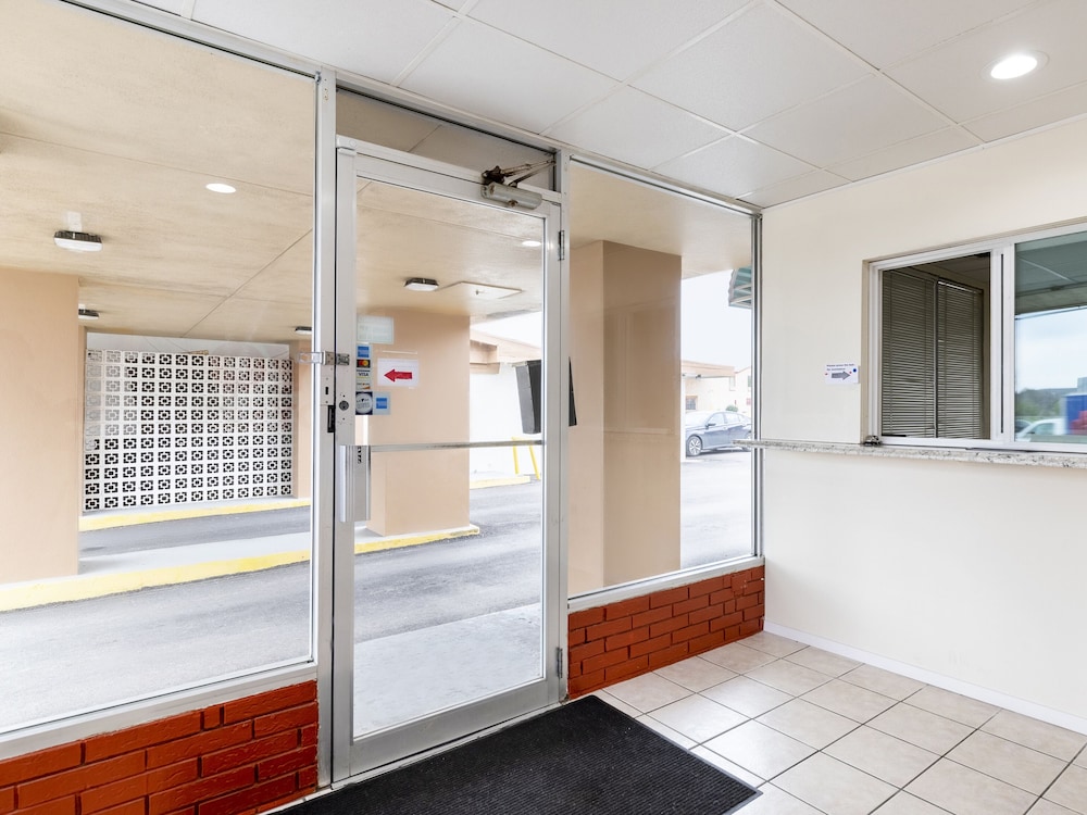 OYO Hotel San Antonio Lackland Air Force Base North in San Antonio