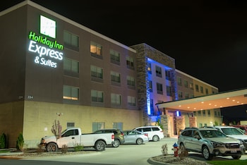 Holiday Inn Express & Suites Dayton Southwest