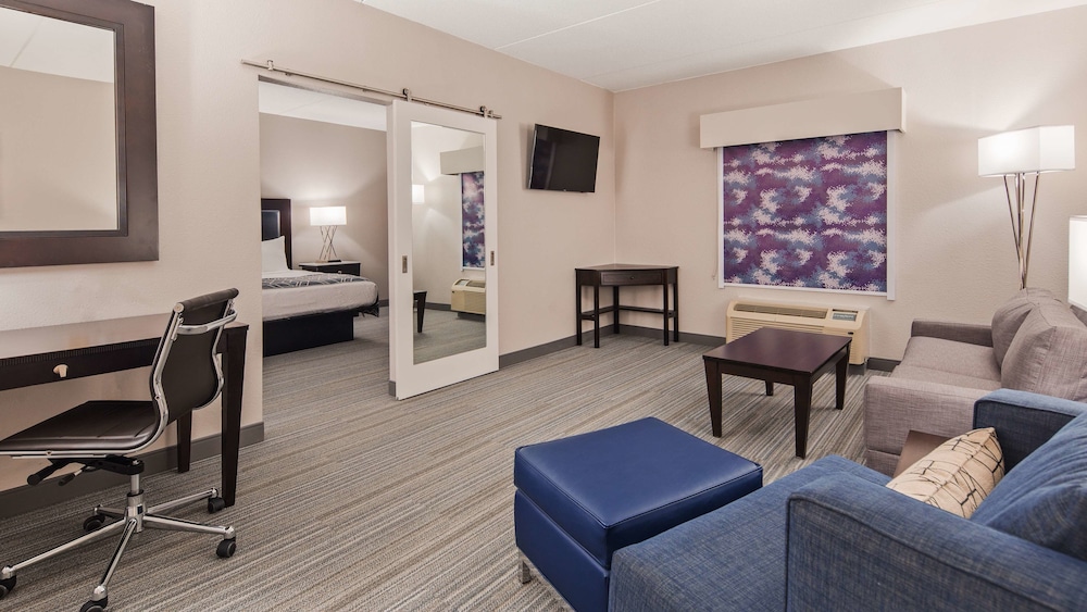 Best Western Plus Wilkes Barre-Scranton Airport Hotel