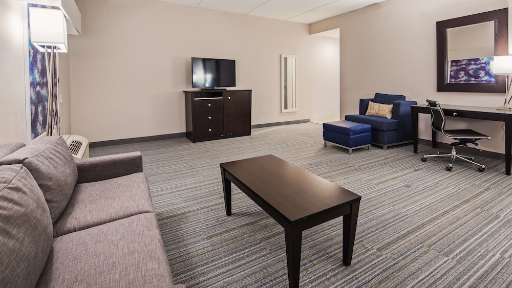 Best Western Plus Wilkes Barre-Scranton Airport Hotel