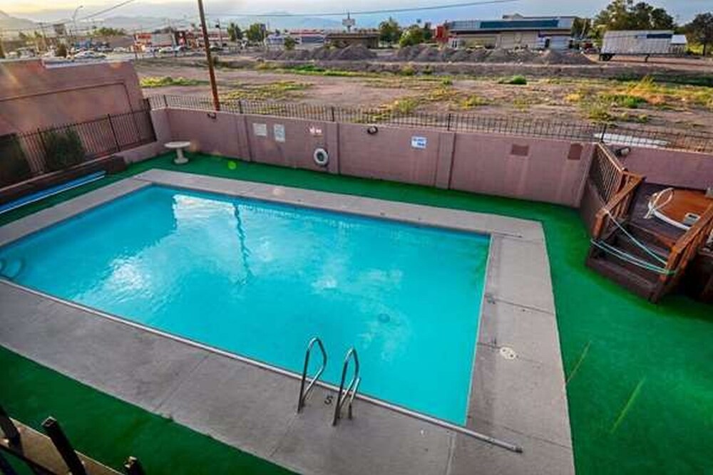 Outdoor pool, San Miguel Inn by OYO