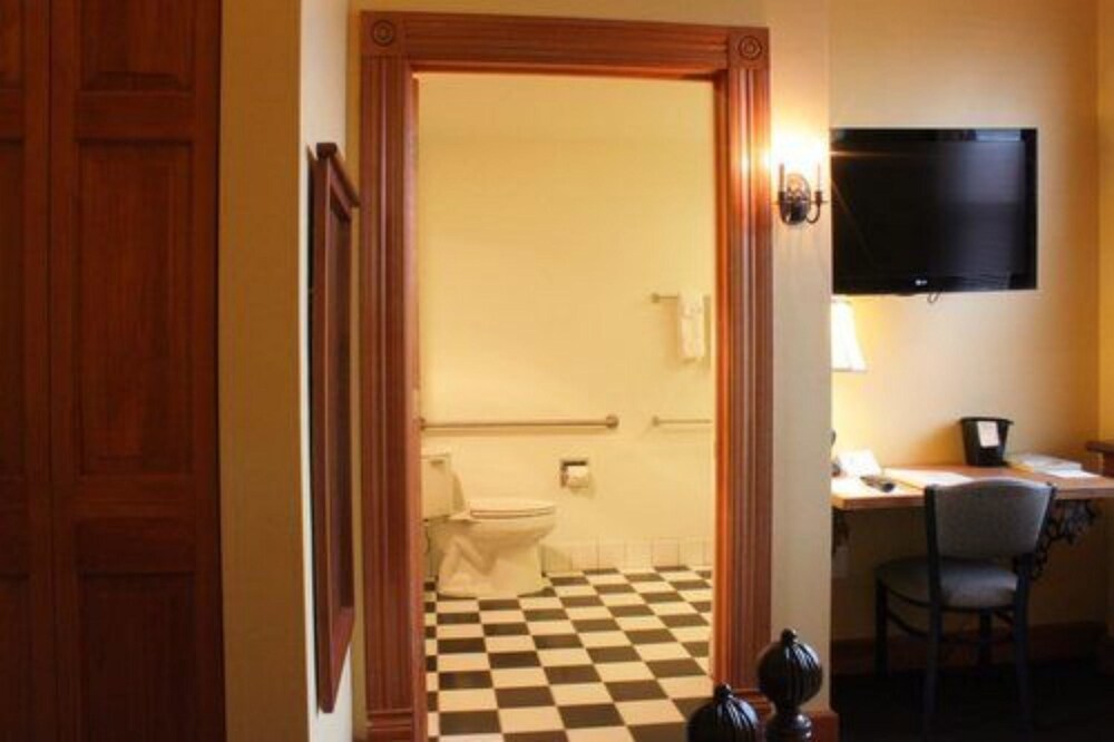 Bathroom, Nuks Executive Suites