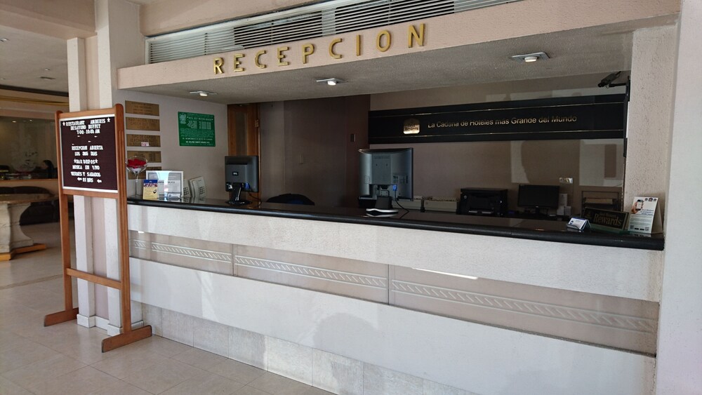 Interior entrance, HM Hotel Mirador