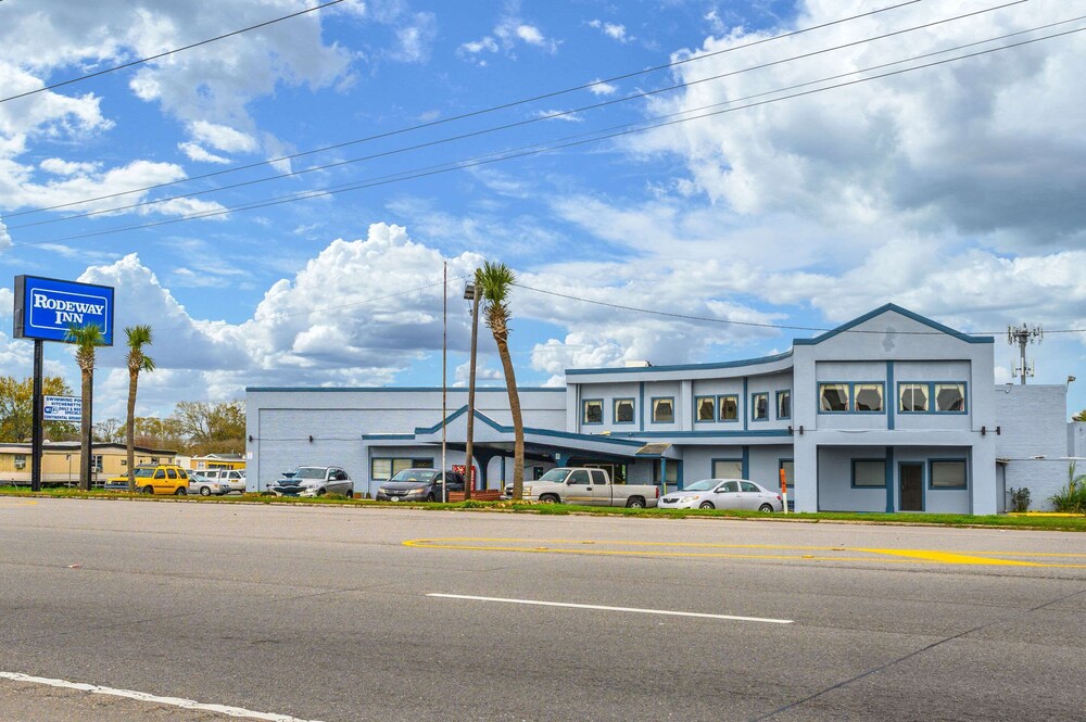 Exterior, Rodeway Inn