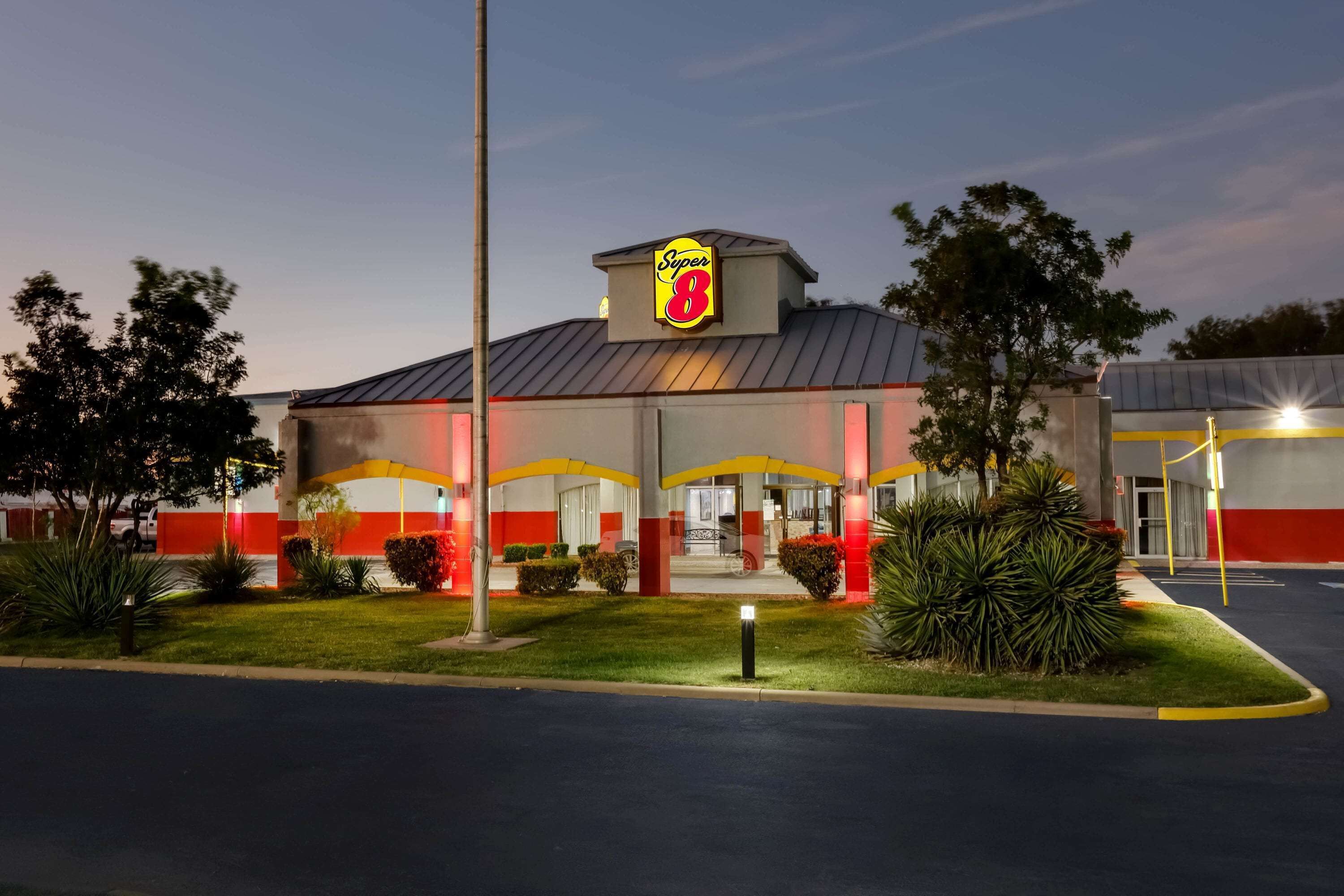 Super 8 by Wyndham Ft Stockton in Fort Stockton, United States