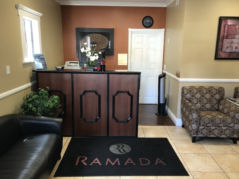 Interior entrance, Ramada by Ramada by Wyndham Poway - San Diego North Poway