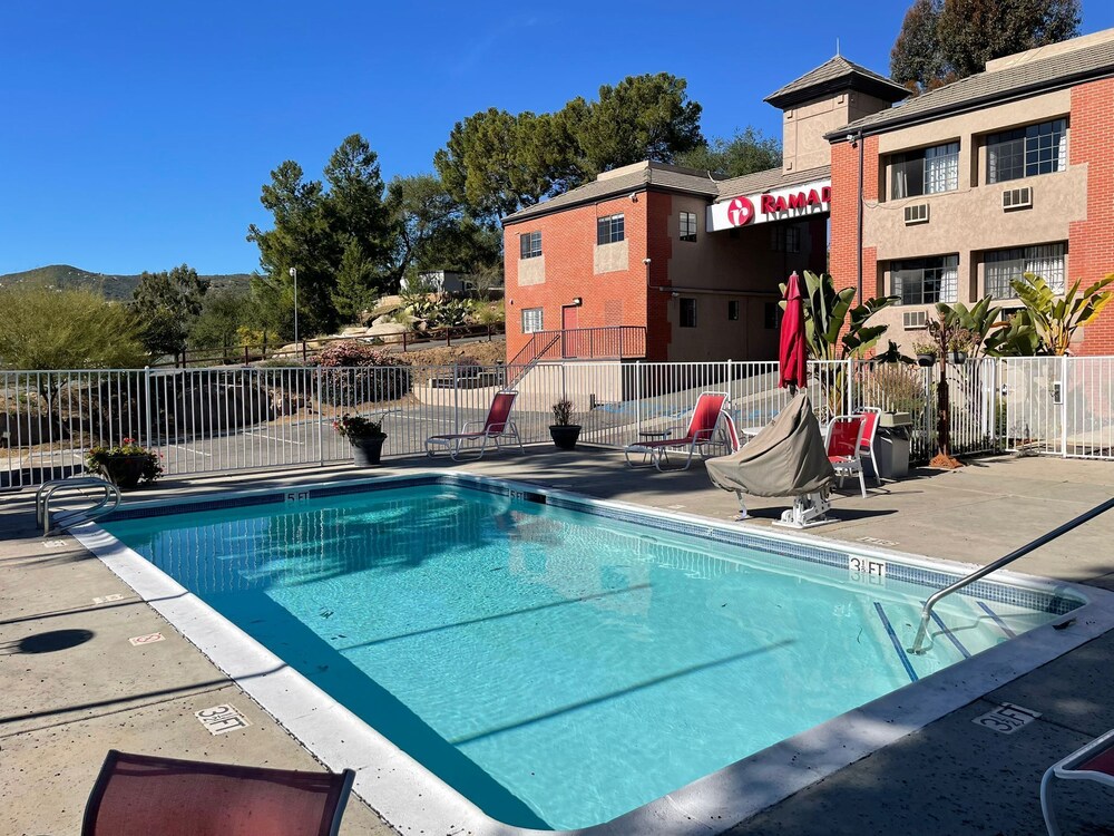 Outdoor pool, Ramada by Ramada by Wyndham Poway - San Diego North Poway