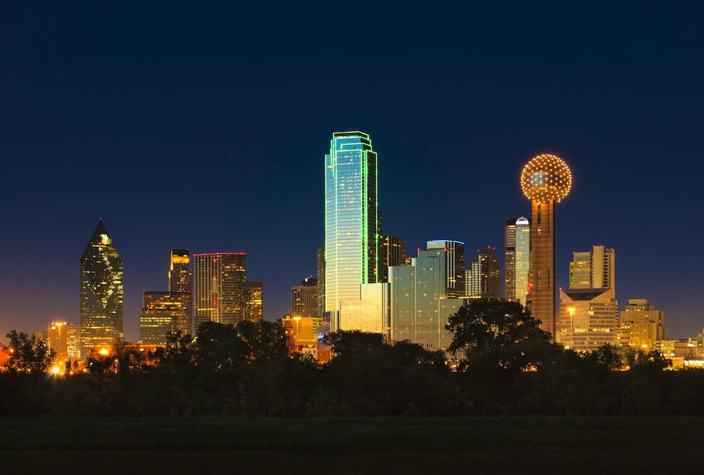 Crowne Plaza Dallas Market Center, an IHG Hotel