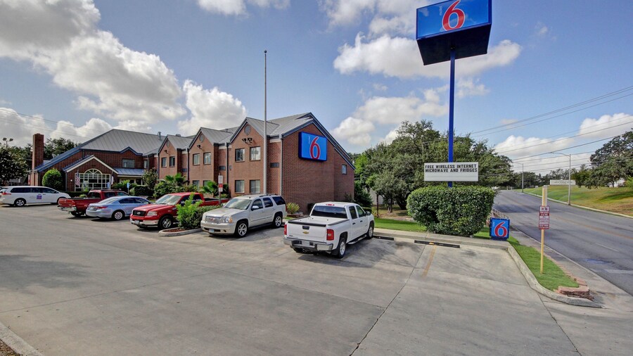 Motel 6 San Antonio, TX - Medical Center South
