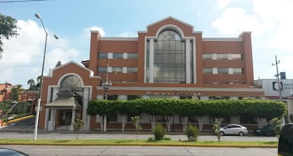 Country Plaza