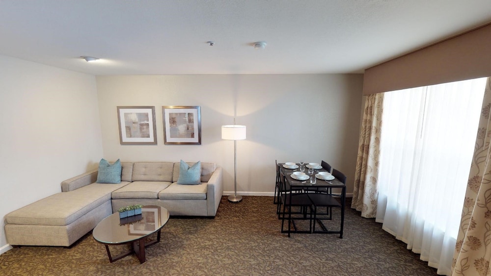 Chase Suite Hotel Brea