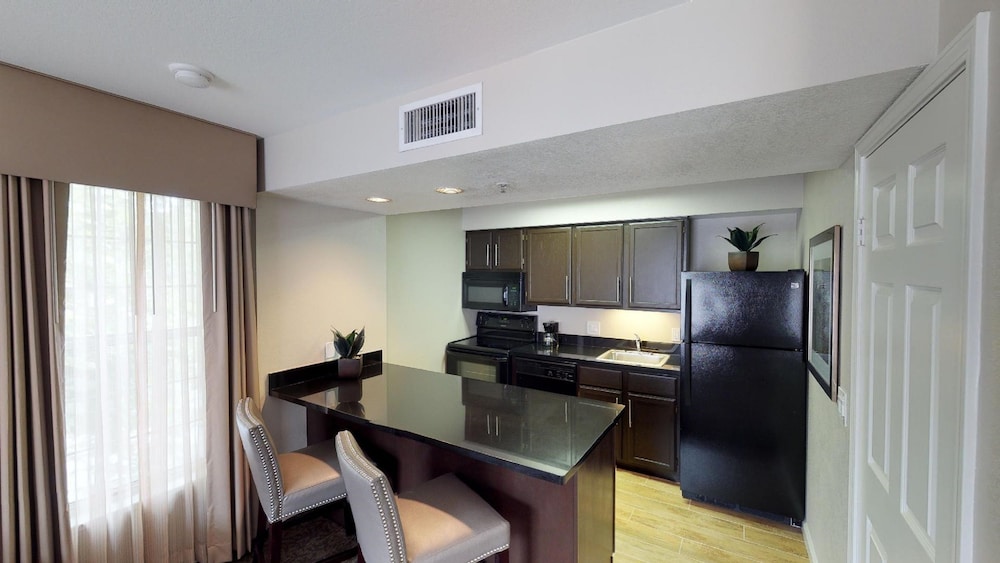 Chase Suite Hotel Brea