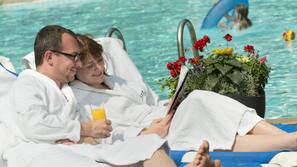 Innenpool, Außenpool (je nach Saison geöffnet)