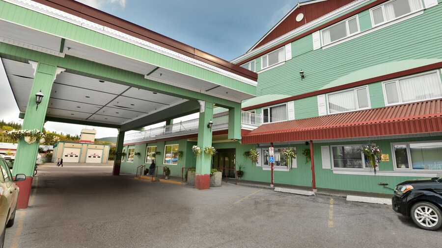 Sternwheeler Hotel and Conference Centre