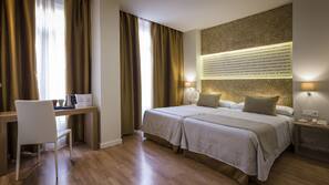 Matelas mémoire de forme, minibar, coffre-forts dans les chambres